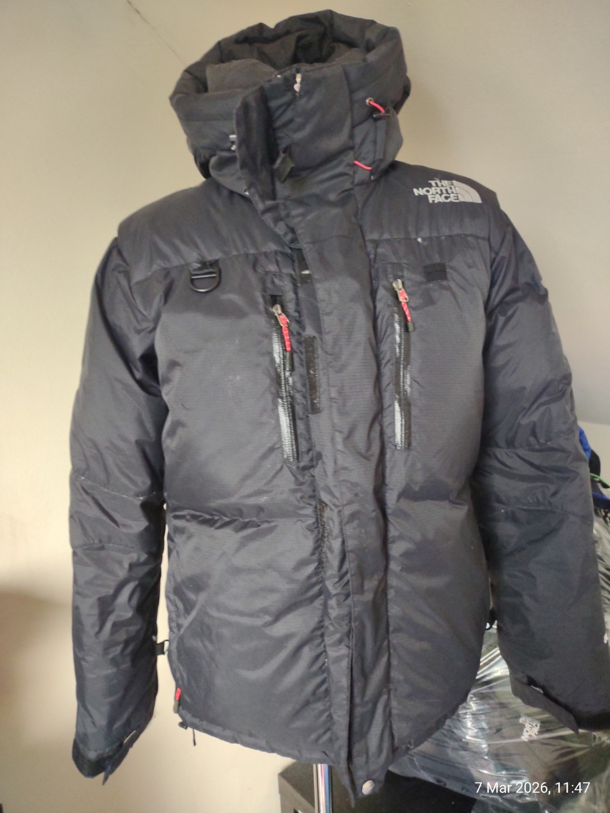 North Face Himalayan Parka 800 Summit Series - Men's Slim Medium image 9