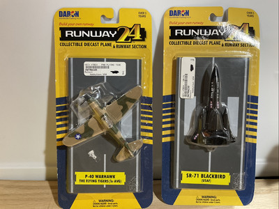 Lot (2) P-40 Warhawk (Flying Tiger)/SR-71 Blackbird Diecast Plane Daron Runway24