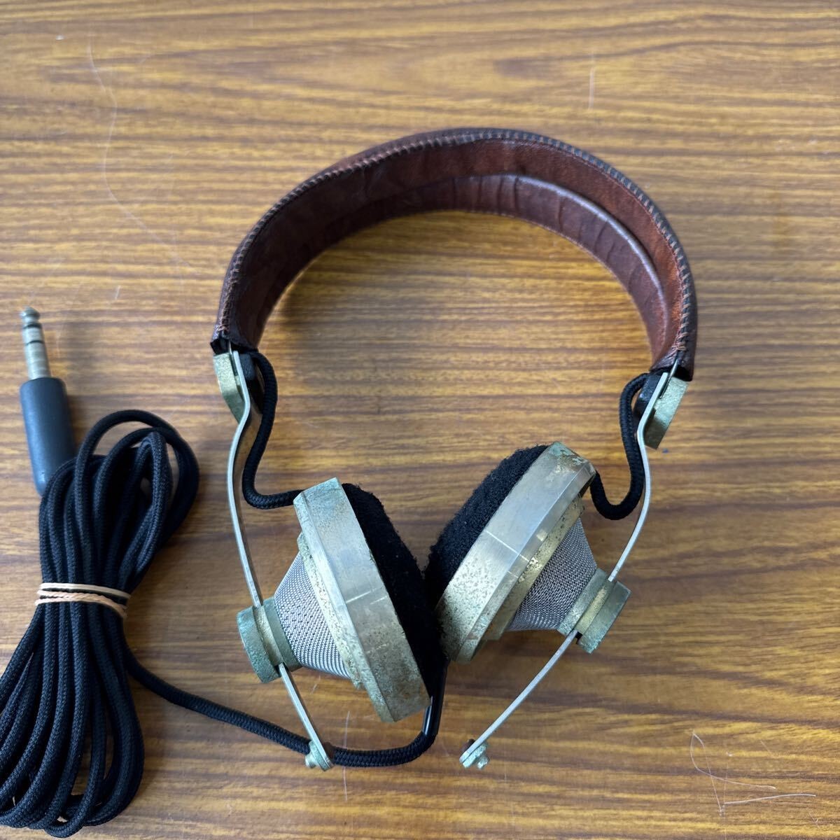 要修理 PIONEER ヘッドホン SE-L40 ケース付き パイオニア SE-L40 のレストア、めっちゃ誇らしい！ : r/headphones