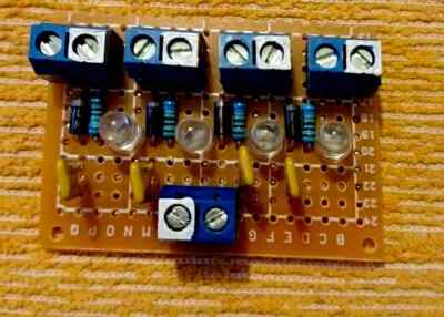 Modellbahn Sicherungsverteiler für 4 Stromkreise mit LED Anzeige Sicherungswunsc