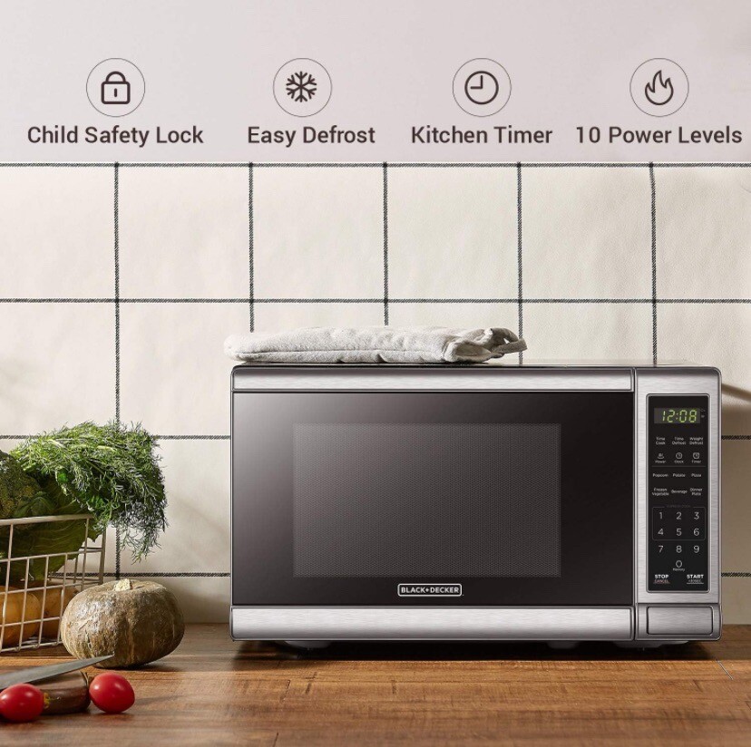 BLACK+DECKER Digital Microwave - 700W, Turntable, Push-Button Door