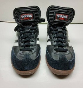 tenis adidas branco com listras pretas masculino