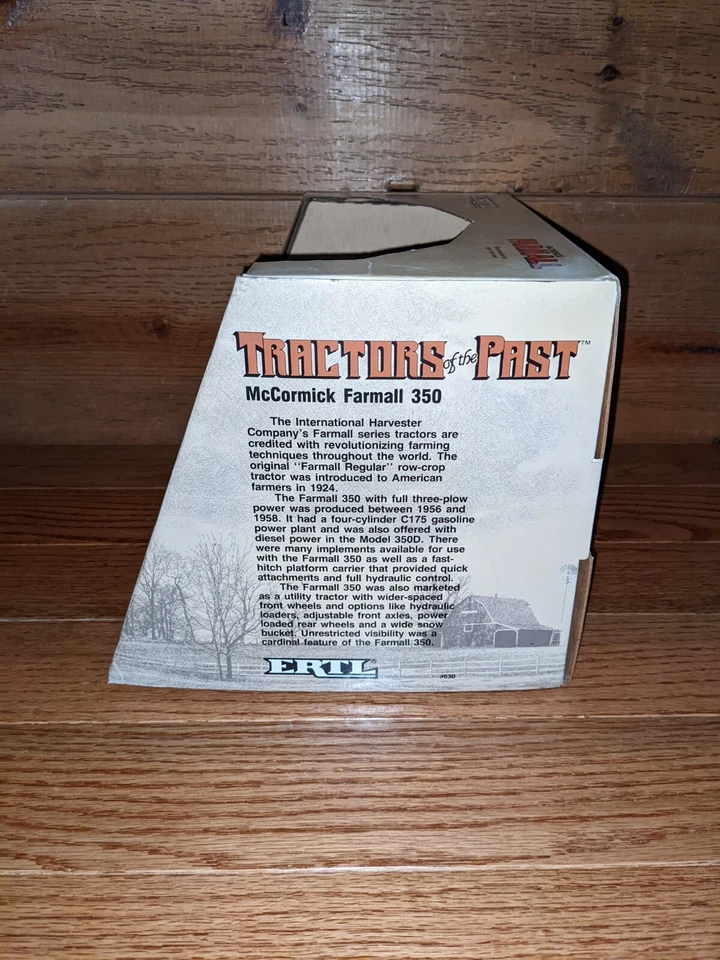 1/43 International McCormick Harvester Farmall 350 "Tractors Of The Past" Set - Image 3 of 4
