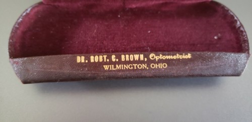 VINTAGE EYE SPECTACLES AND CASE DR. ROBT. C. BROWN, OPTOMETRIST WILMINGTON OHIO - Picture 3 of 6