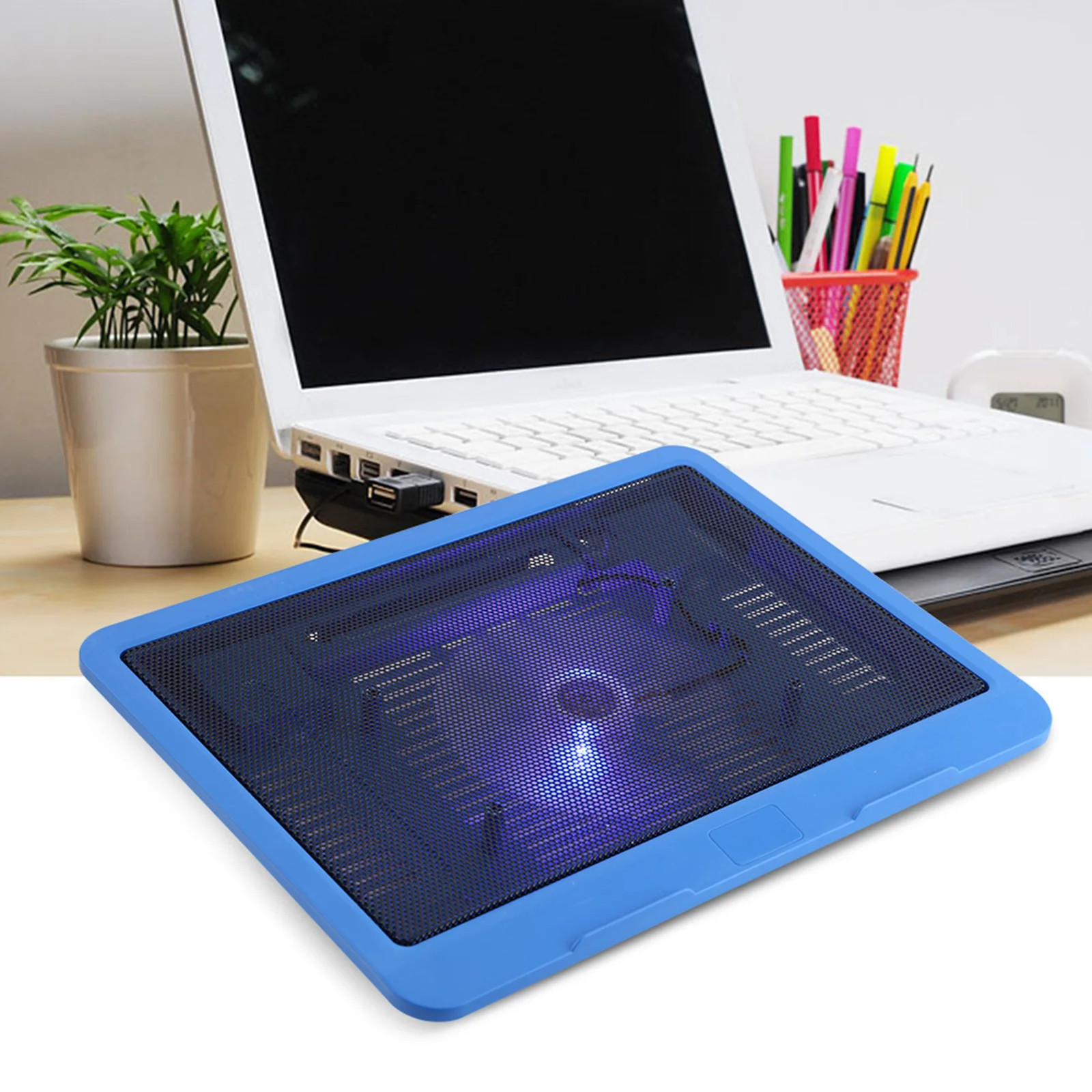 Refroidisseur d'ordinateur portable 14 pouces en mesh métallique avec ventilation USB silencieuse