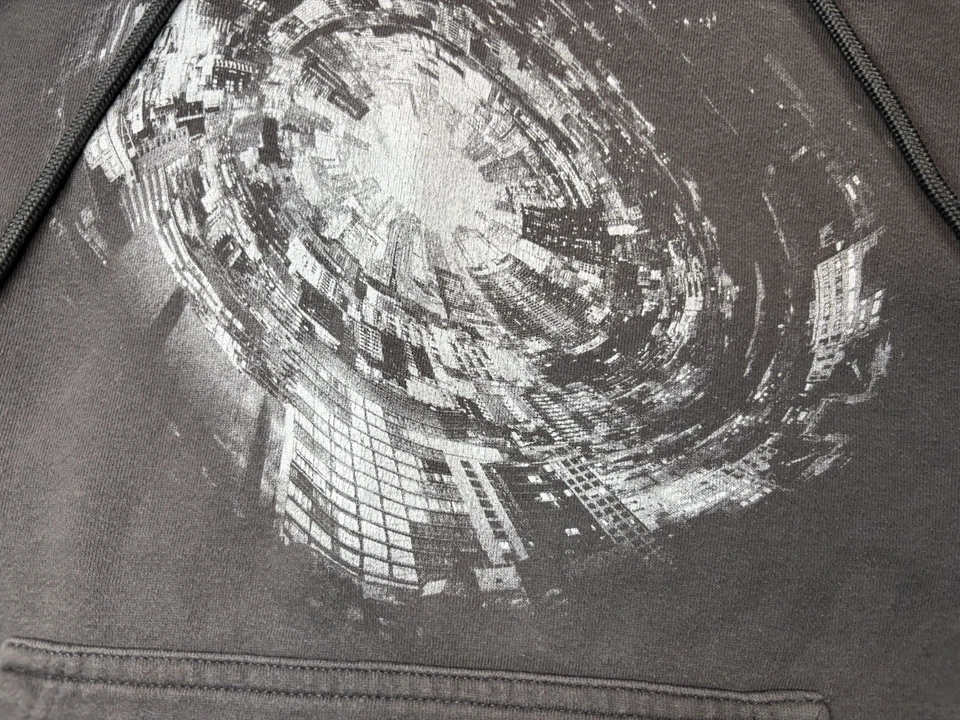 Sudadera con Capucha Y2K Forever 21 De Colección Para Hombre Gris Mediana Twisted City Preppy Foto 3 de 4