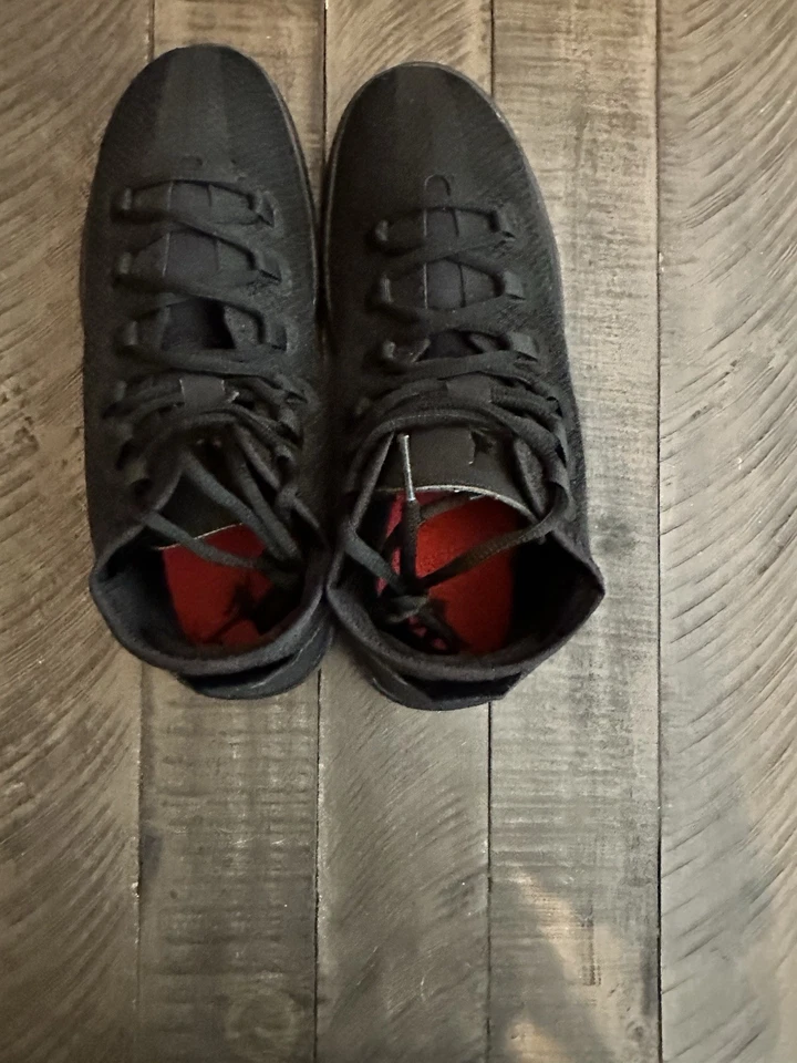 Talla 10 - Jordan Reveal Triple Negro Foto 4 de 4