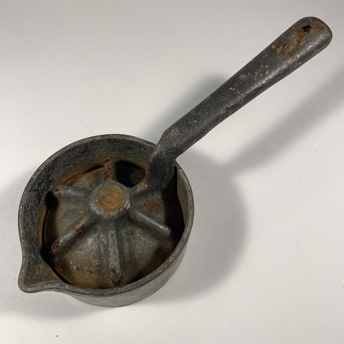 アンティーク アイアン ジューサー 搾り器 プレス 文字沢山 アメリカ 100年 Antique Iron Citrus Juicer Lemon Orange Juicer | eBay