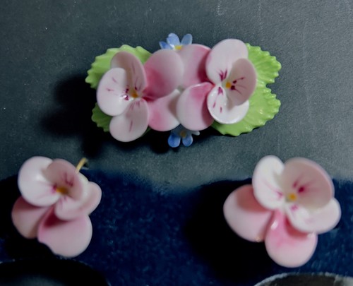 DENTON CHINA BONE CHINA ENGLAND PORCELAIN VINTAGE BROOCH & EARRINGS MID CENTURY