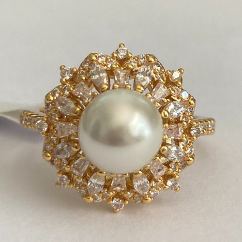 Art Deco Cubic Zirconia Pearl Cocktail Ring 14 kt Yellow Gold Plated Size 9 Faux - Picture 5 of 16