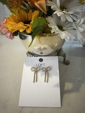 NWT LOFT GOLD TONE BOW TINY PEARLS EARRINGS