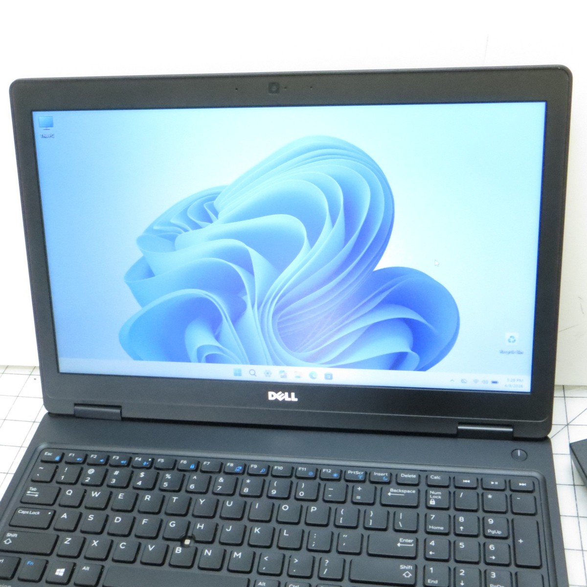 Dell Precision 3520 Intel i7 8GB RAM 256GB SSD 15.6