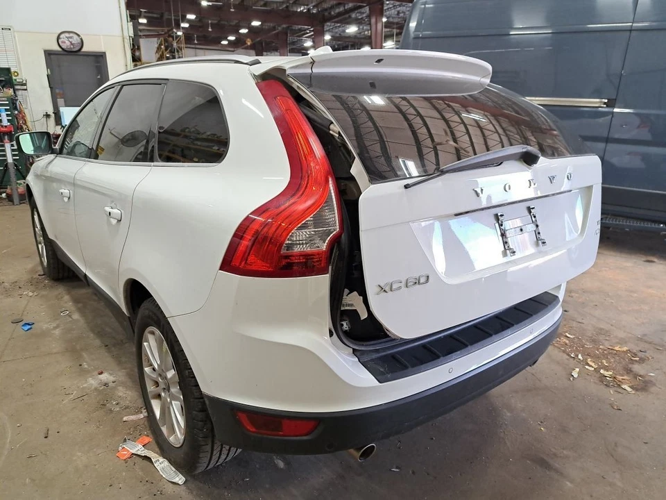 Rh Passenger Side Front Lamp 2010 Xc60 Sku#4238964 - Image 3 of 4