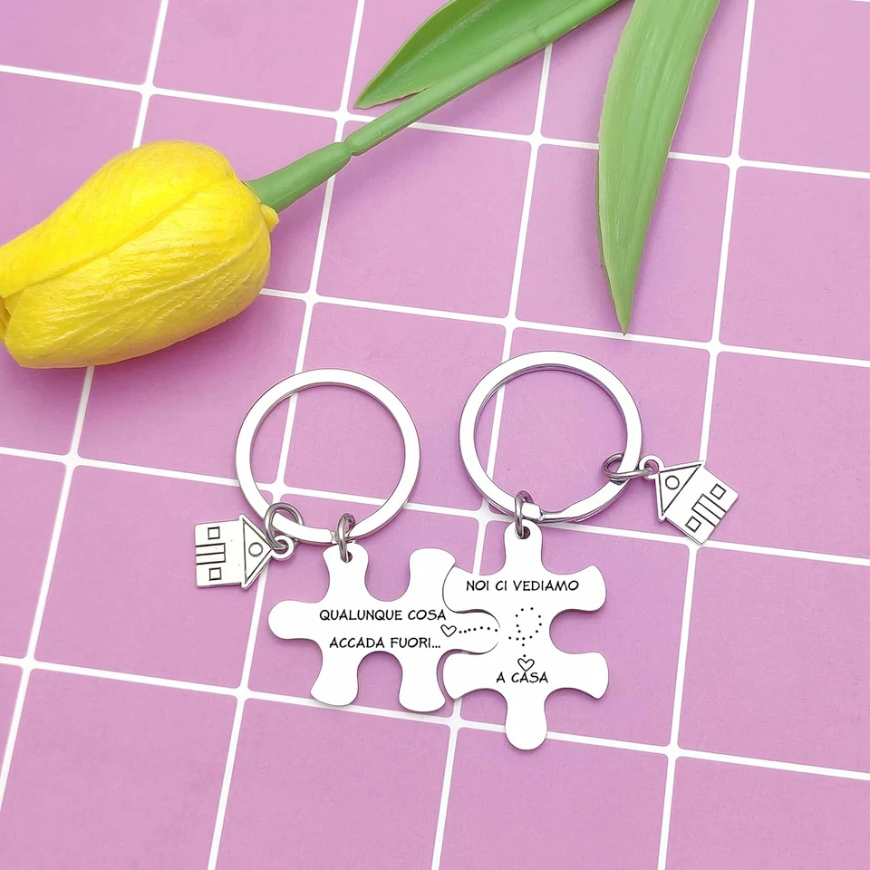 Unisex Portachiavi Ci Vediamo a Casa per Coppia in Acciaio Inox Ciondolo Casa Ca - Immagine 3 di 4