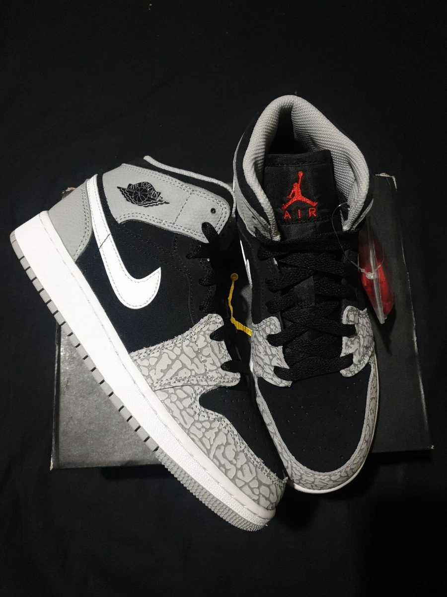 Air Jordan 1 MID SE Size UK 4.5 US 5 EUR 37.5 black university red white