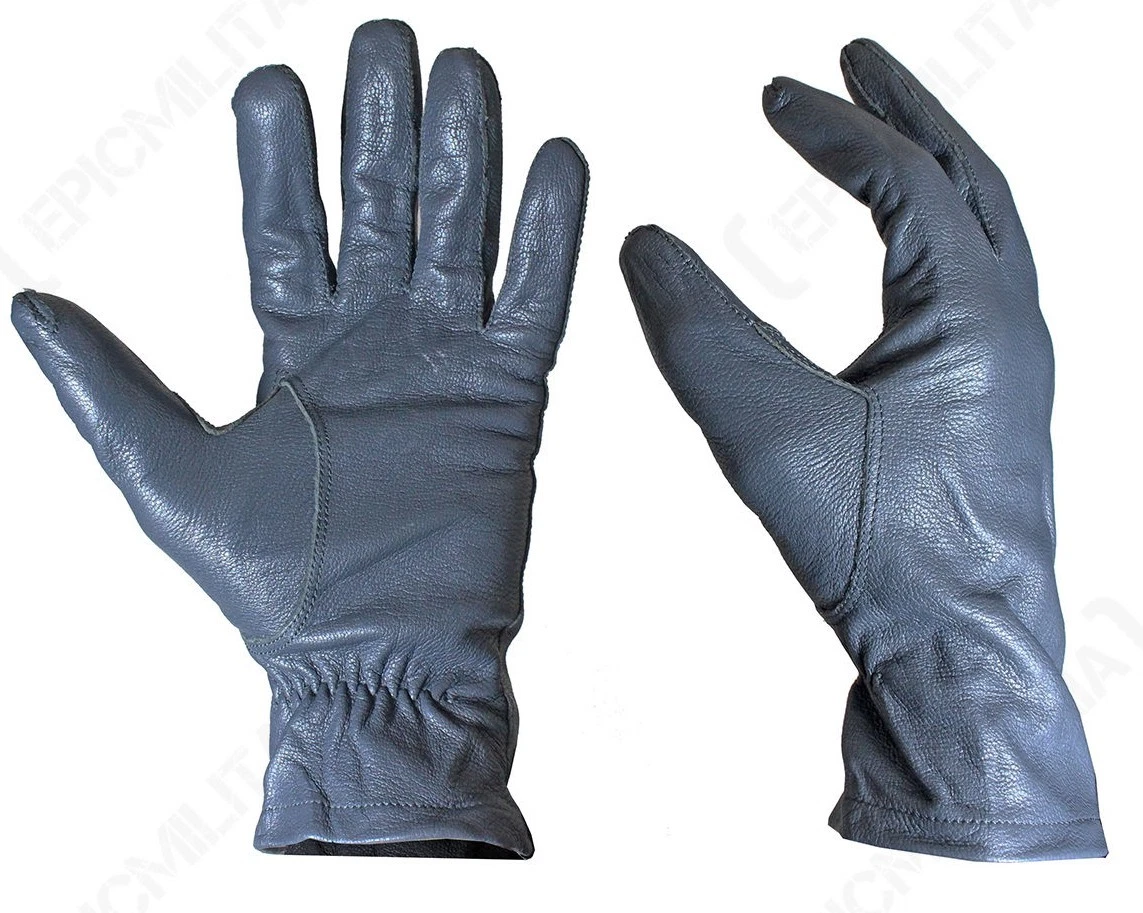 Burberry gloves hotsell kids grey
