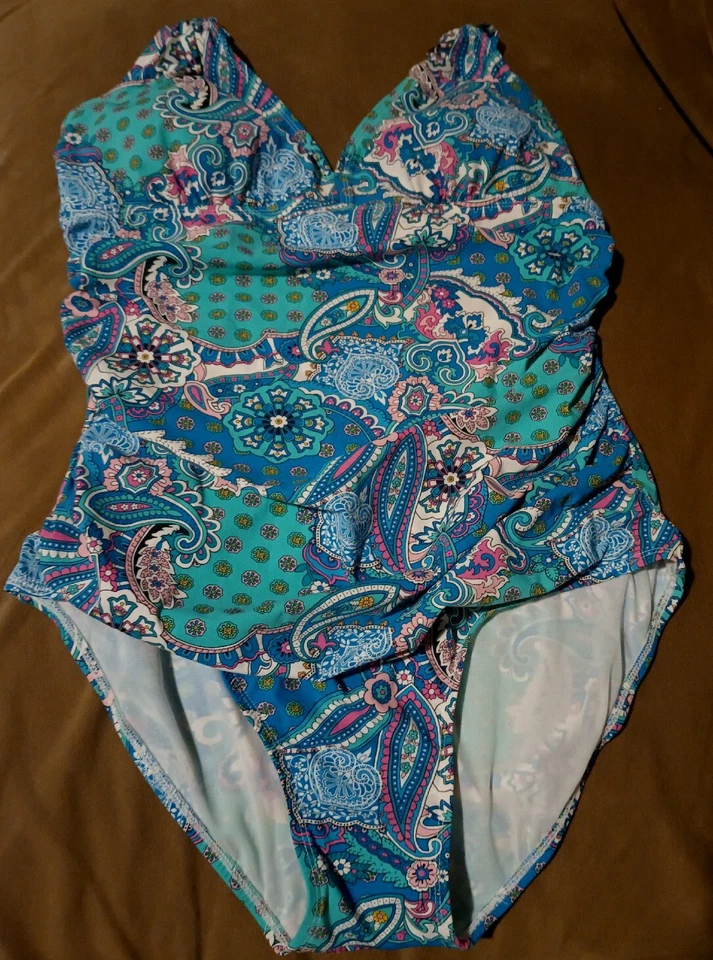 Love your assets bathing suit/ Spanx  patchwork paisley print ruched sides sz XL - Image 2 of 4