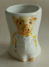 KEELE ST PTY CO LTD KEELE STREET POTTERY EGG CUP PINKY AND PERKY PIG STANDING 