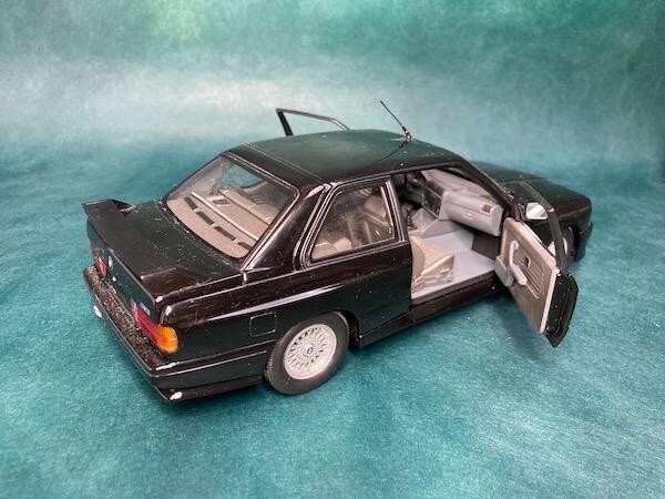 ミニチャンプス　1/18 BMW M3 1987 MINICHAMPS 1/18 - BMW M3 E30 - 1987 - Five Diecast