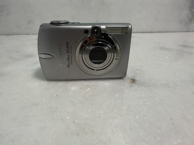 Canon PowerShot SD500 / Digital IXUS 700 7.1MP Digital Camera - Silver No Charge