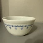 Pyrex Vintage White Blue Garland Snowflake Nesting Bowl #402 1.5 Qt