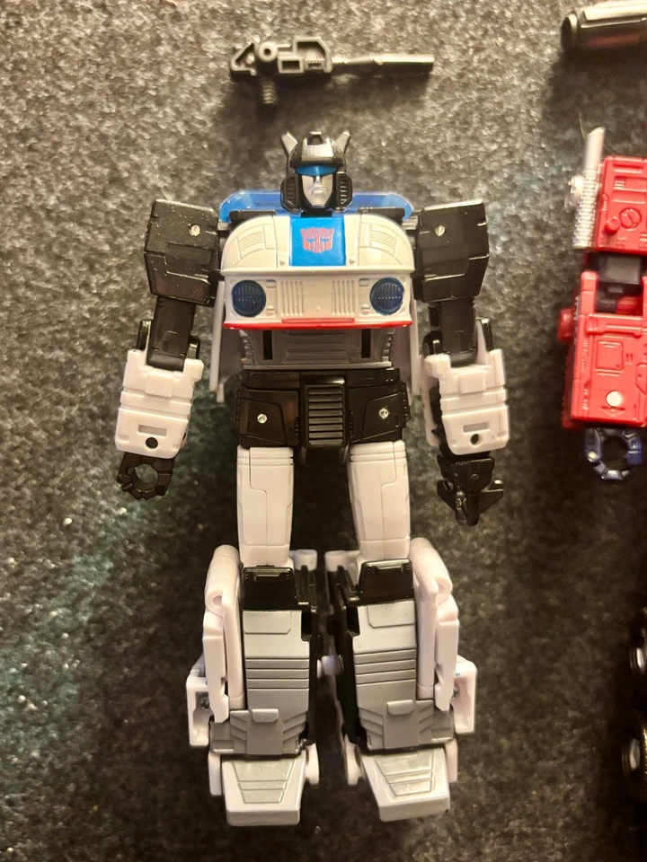 Transformers War Cybertron Optimus Prime Buzzworthy Origin Bumblebee Jazz lot!!! - Image 3 of 4