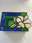 Vtg Tiffany Style Stained Glass White Flower Trinket Box Green Blue 7”x5”