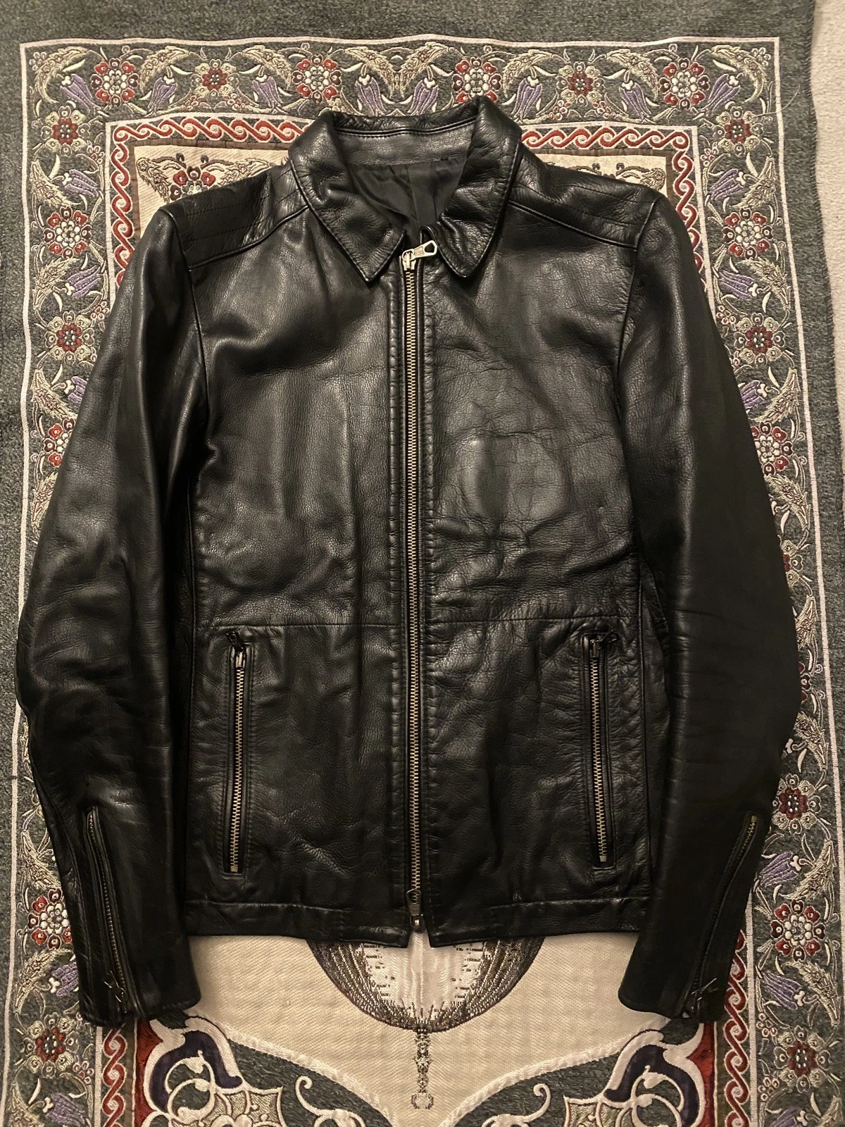 Lounge Lizard black leather jacket, Cowhide, Made in Japan, Size small
Opens in a new window or tab
