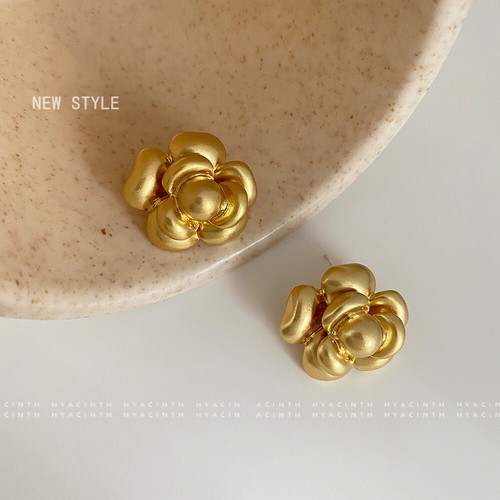Vintage Style Gold Flower Ear Stud French Camellia Earrings for Women - Picture 9 of 9