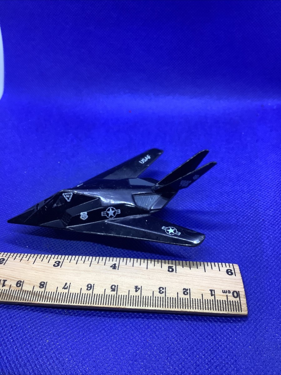 1/72 F-117Aステルス 映画 インターセプター Amazon.co.jp: 1/72