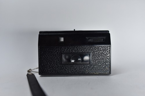 Vintage Comet 126x 126 Cartridge Film Camera Point and Shoot made in Italy - Picture 5 of 10