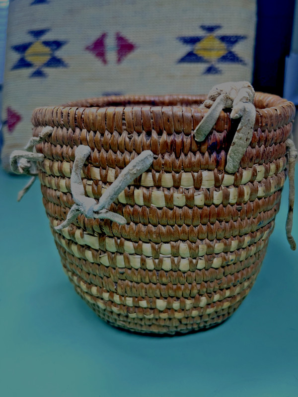 NATIVE AMERICAN GATHERING BASKET 18th/19th Century