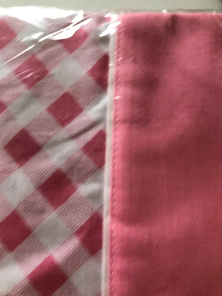 Vintage Winfield Pillowcase - Pink & White Check - Housewife Style - Image 3 of 4