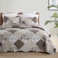 3-Piece Queen Quilt Set W/ Ruffle Edge Lightweight Soft Queen Size Patchwork