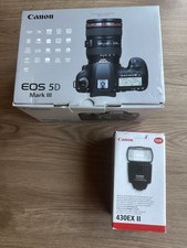 Canon EOS 5D Mark III 22.3MP DSLR Camera (Bod...