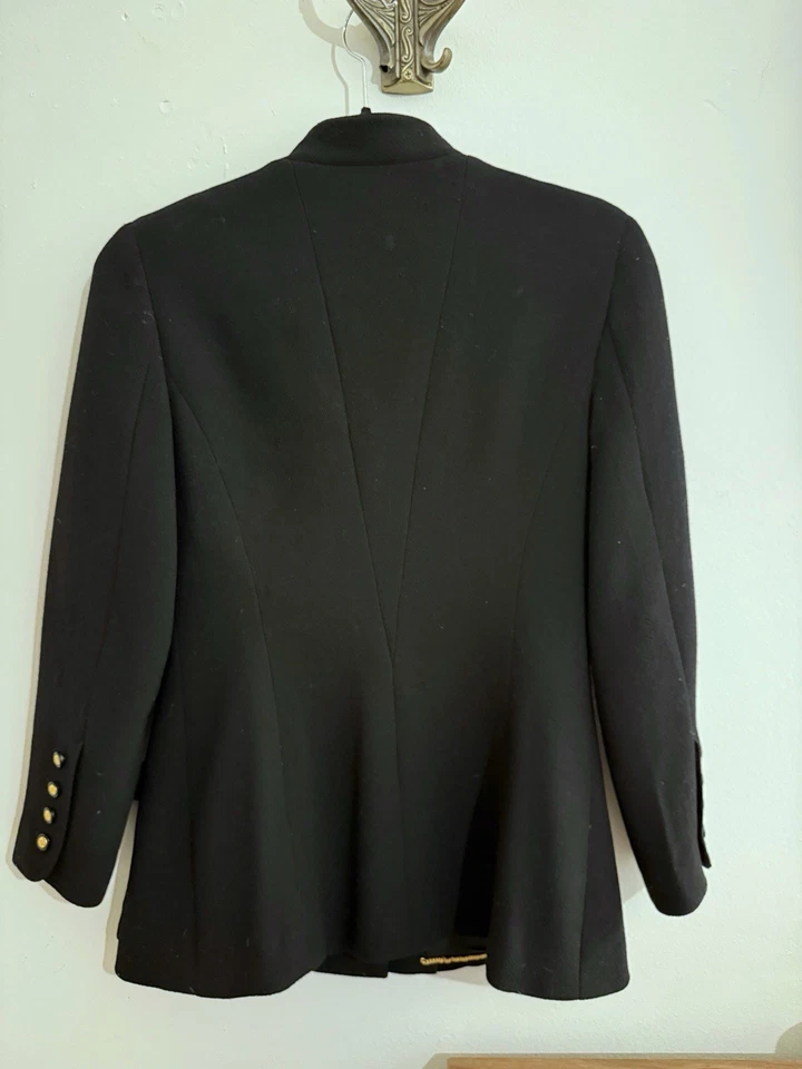 Chaqueta De Colección Años 90 CHANEL Doble Pecho Logo CC Botón en Negro Foto 2 de 4