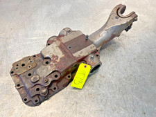 Massey Ferguson Mf Tractor 3pt Hydraulic Lift Rockshaft Cover Housing 884615m2