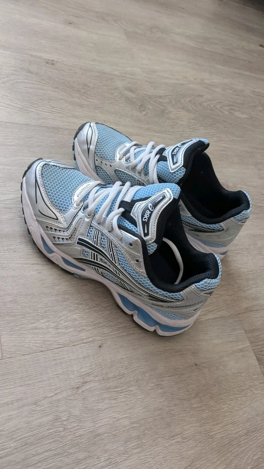 ASICS Gel Kayano 14, photo 1 sur 3