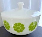 Vintage Federal Glass Green Daisy Covered Casserole Dish / Bowl 8”
