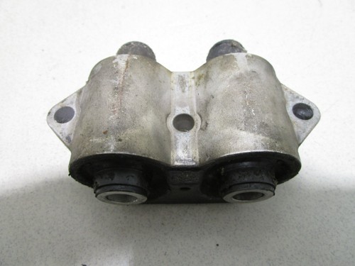 67F-44514-00-94 Yamaha Outboard 90 HP 4 Stroke Upper Mount Damper - Foto 3 di 8