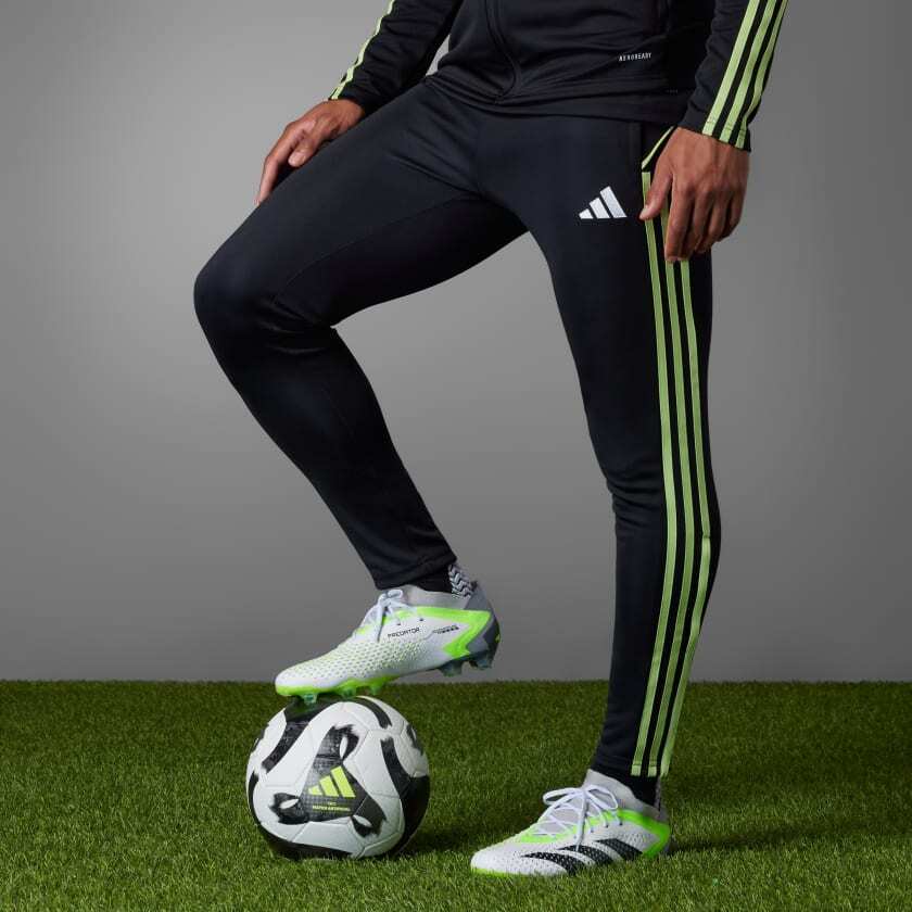 ADIDAS PREDATOR ACCURACY.1 FG SOCCER CLEATS WHITE/BLACK ADIDAS PREDATOR ACCURACY.1 FG SOCCER CLEATS WHITE/BLACK