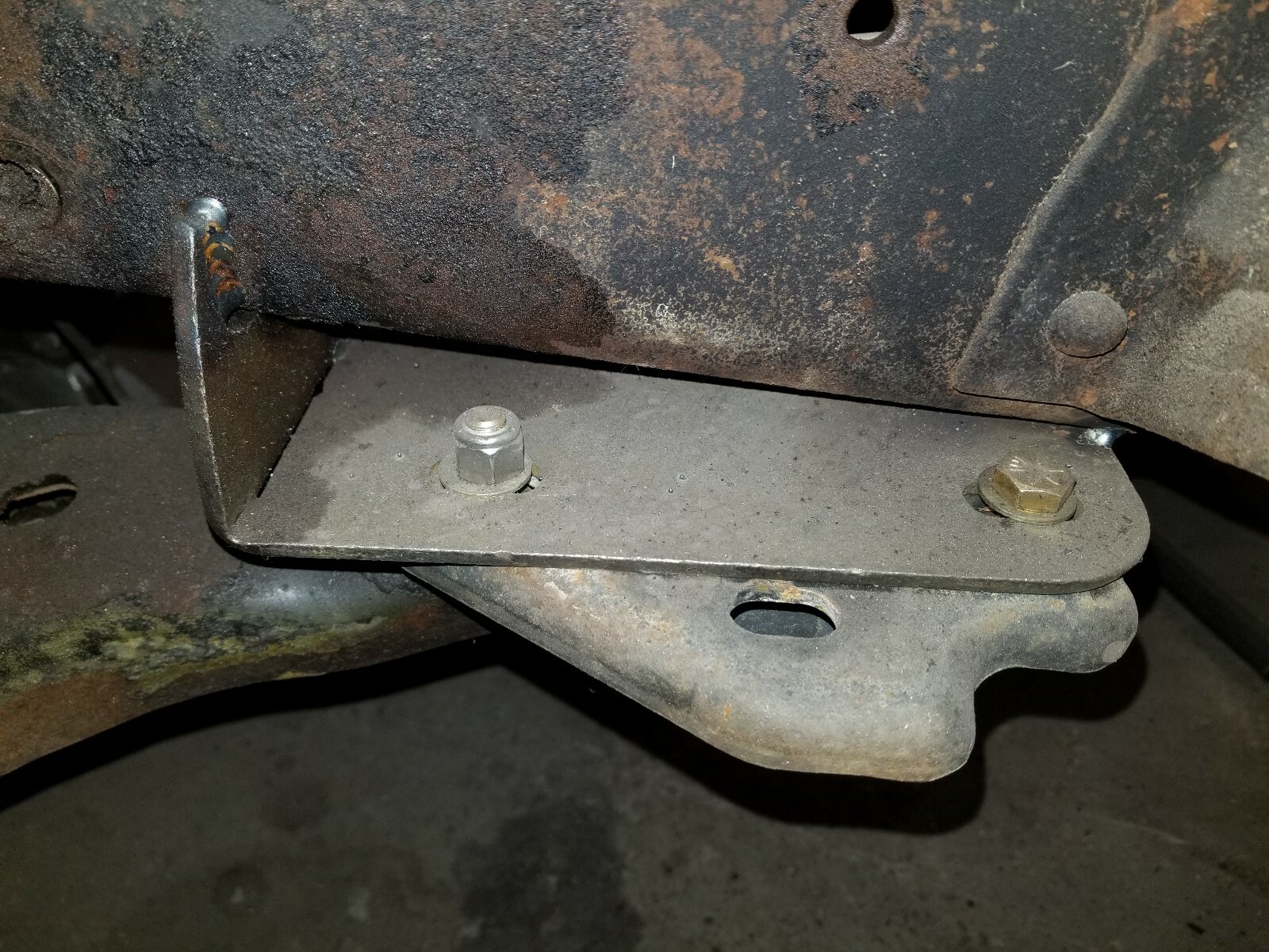 Crown Vic swap lower control arm mounts, Ford F100, Vic Swap 03+ sold