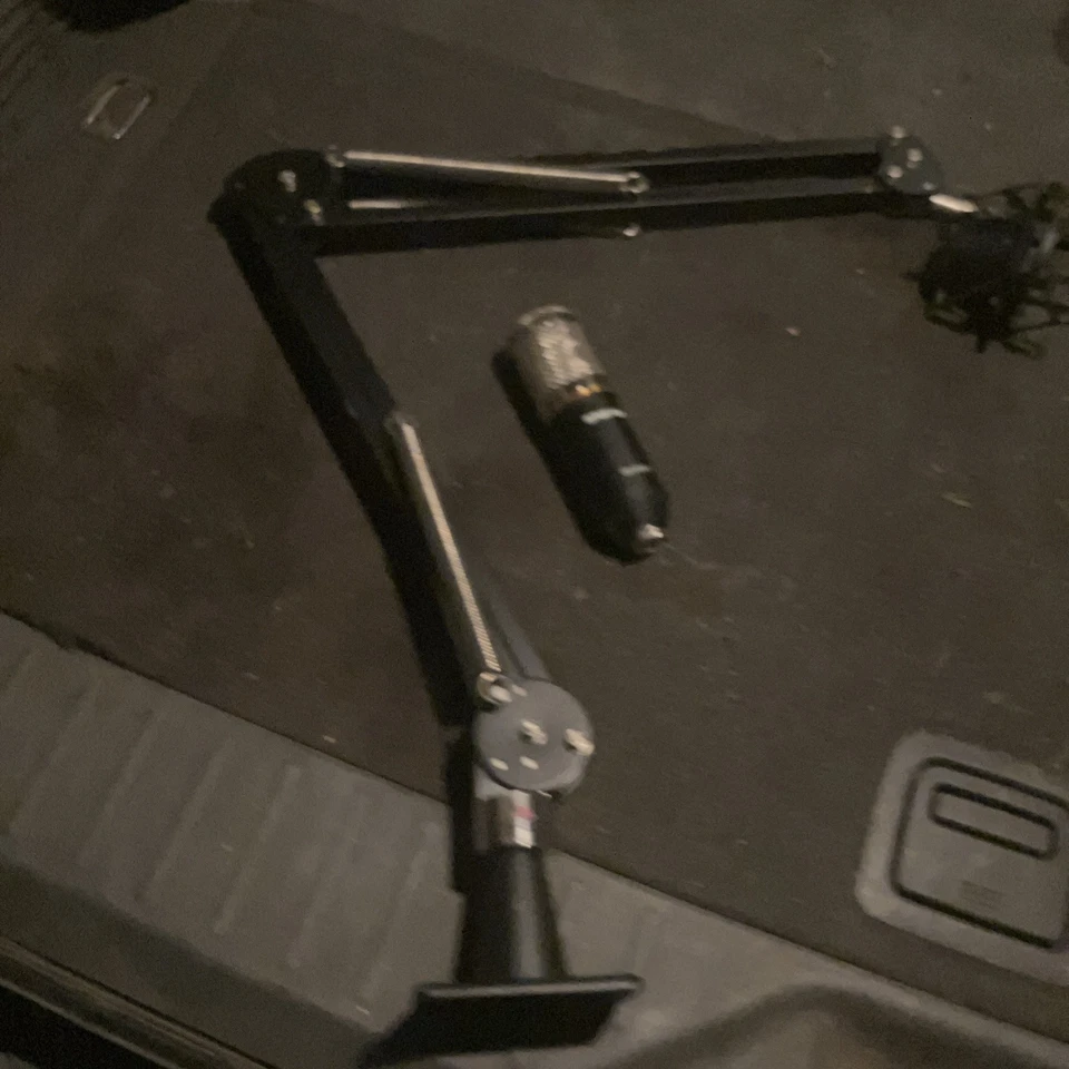 Zingyou BM-800 Condenser Microphone For Home Recording Studio Podcast Broadcast - Image 4 of 4