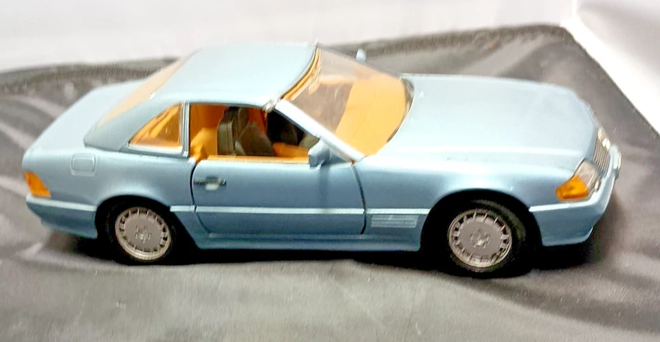 1/18 Revell AG 1990 Mercedes-Benz 500SL Diecast car Parts/repairs - Image 2 of 4