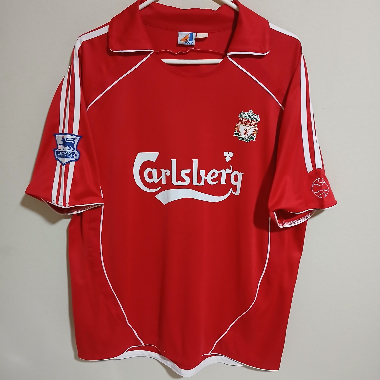 Liverpool Home Football Jersey. Carlsberg. Size L. New.