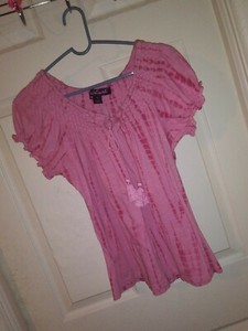 pink flowy top