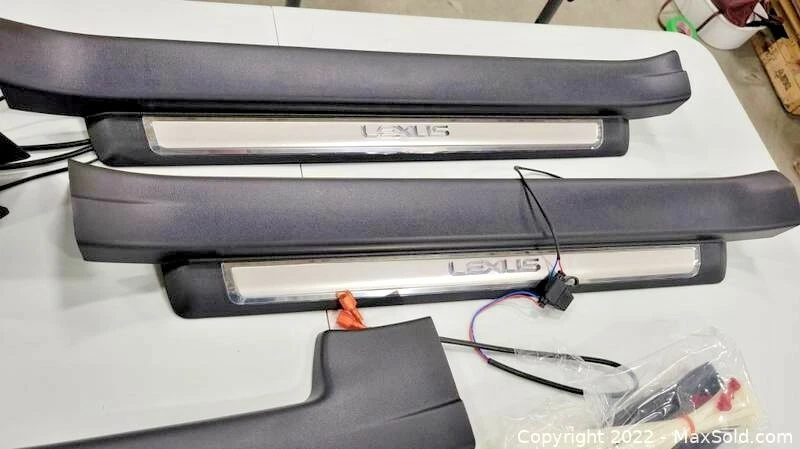 雷克萨斯原始设备制造商工厂照明门板 4 件套 2011 - 2017 CT200H — 第 2/4 张图片