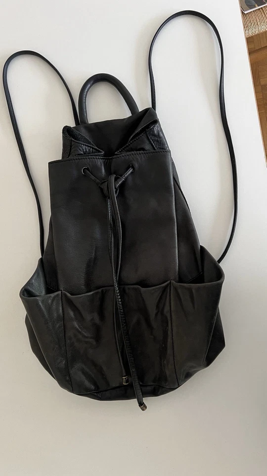 Rucksack Aus Leder Von Cos Schwarz