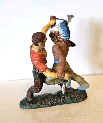 COWBOY W/ KNIFE & INDIAN W/ AXE BATTLE ELASTOLIN LINEOL