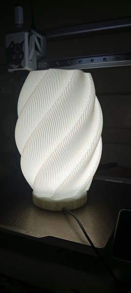 Lampara de mesa impresa en 3d